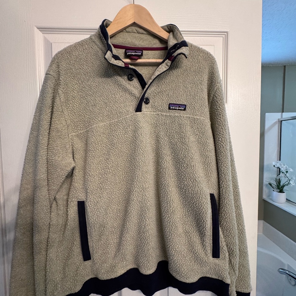 Patagonia Fleece Tan w/ Navy Accents
